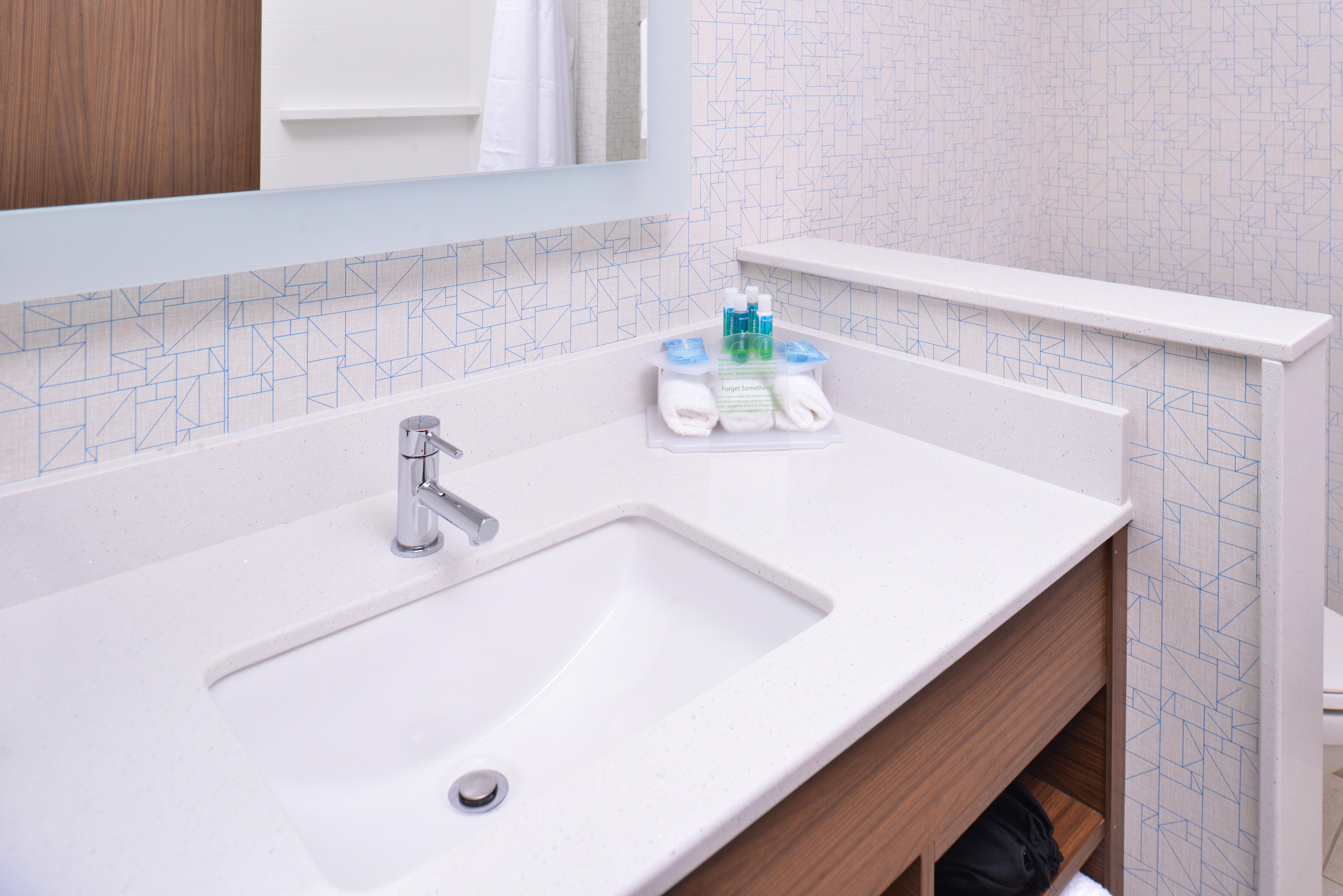 Holiday Inn Express & Suites Omaha Airport By Ihg Carter Lake Kültér fotó