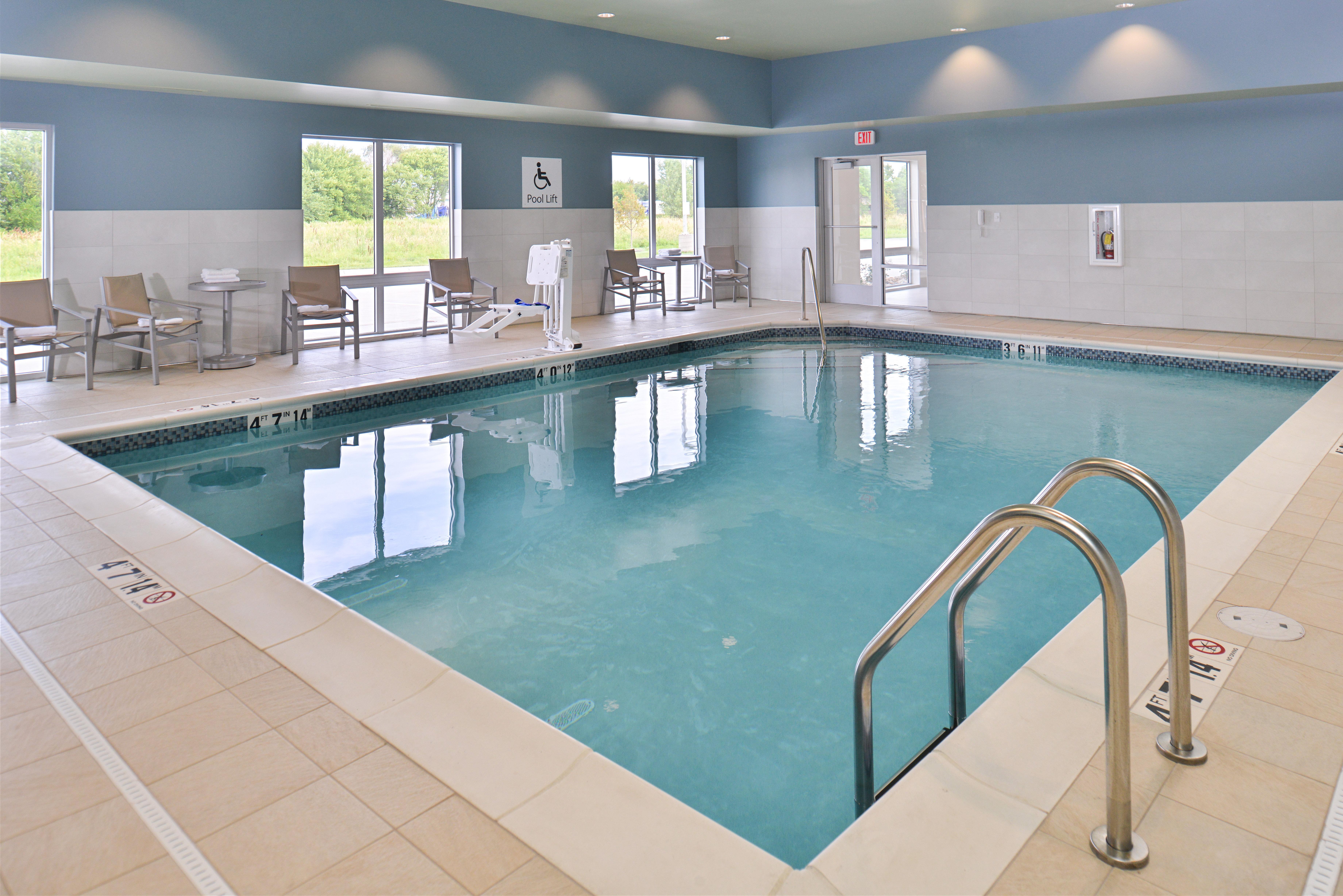 Holiday Inn Express & Suites Omaha Airport By Ihg Carter Lake Kültér fotó
