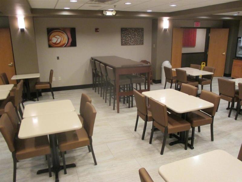 Holiday Inn Express & Suites Omaha Airport By Ihg Carter Lake Kültér fotó