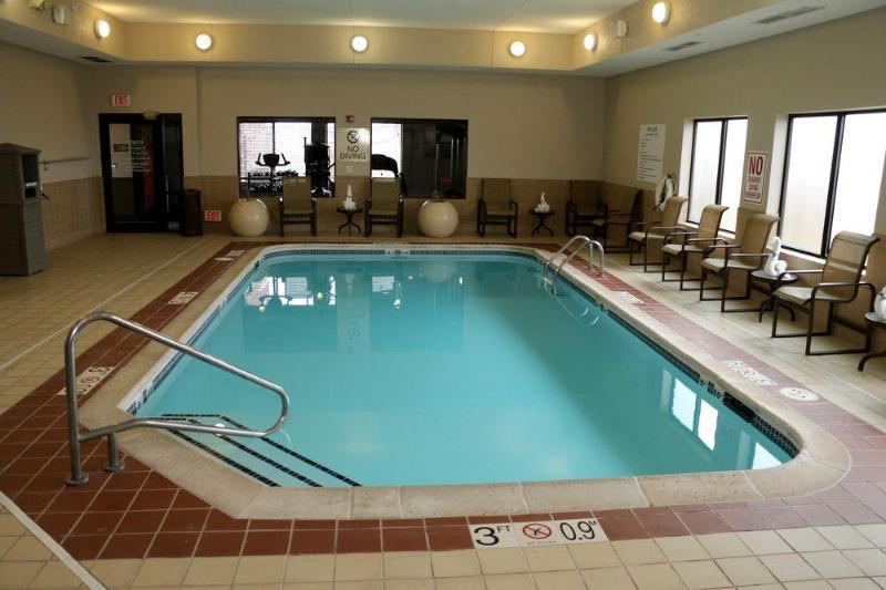 Holiday Inn Express & Suites Omaha Airport By Ihg Carter Lake Kültér fotó